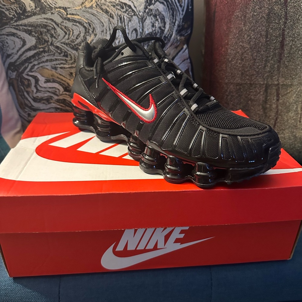 Rare! Nike Men's Shox XL Black and Red Running Shoes